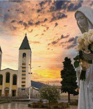 Međugorje: Tisuće vjernika iz cijelog svijeta uz molitvu dočekuju Novu godinu