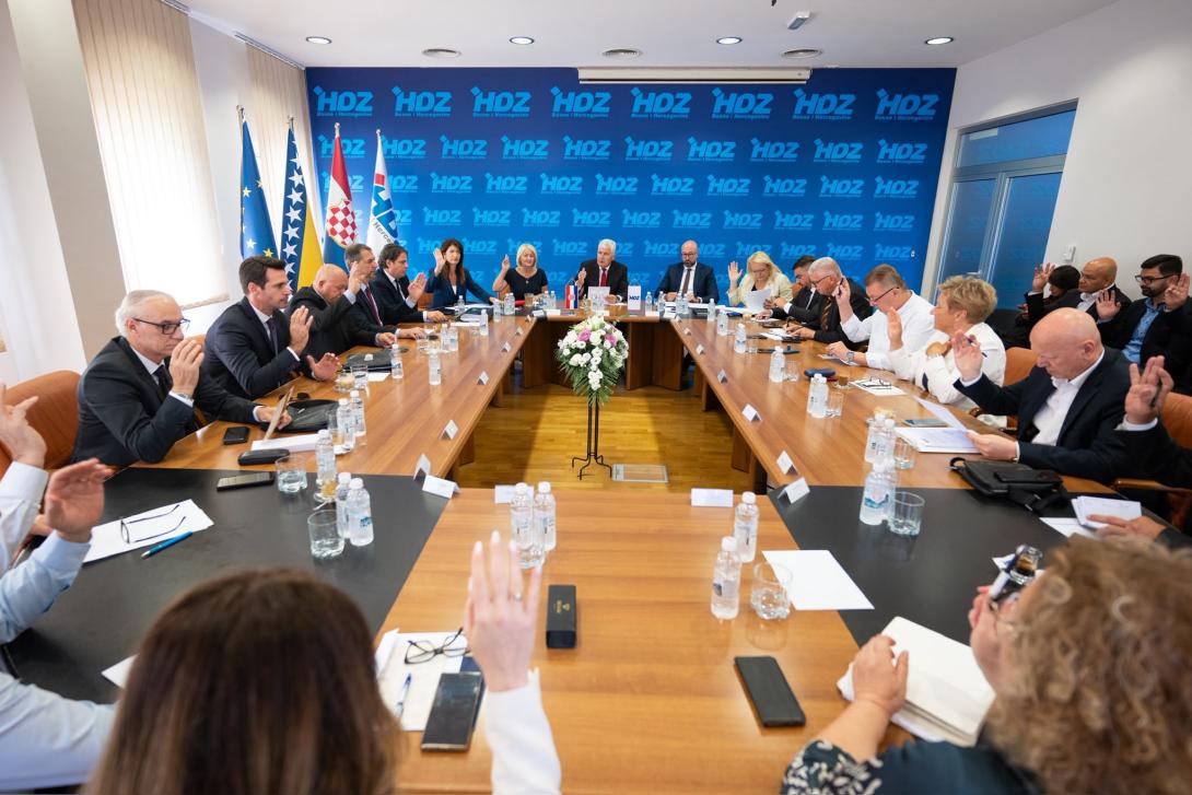 Sjednica HDZ-a BiH 1.jpg